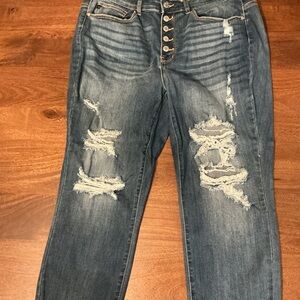 Judy Blue Distressed Boyfriend Jeans in Blue